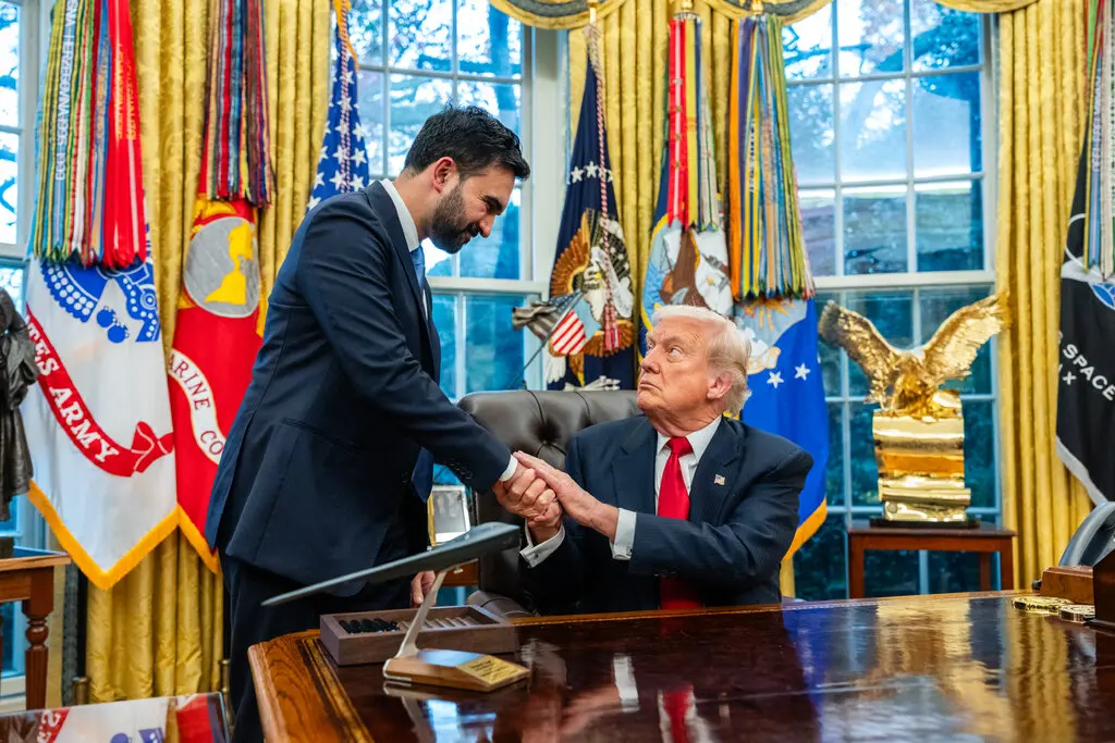 NY TIME | El movimiento MAGA reacciona a la reunión de Mamdani y Trump Destacados influentes conservadores interpretaron de formas diferentes la reunión en sus pódcasts y en sus publicaciones en las redes sociales.
