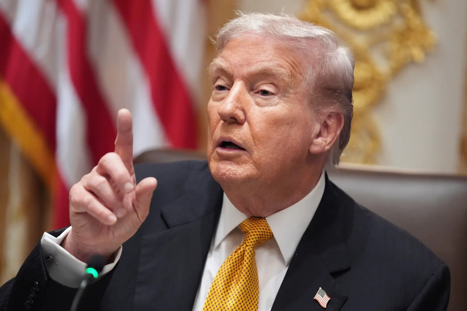 Newsweek | Mensaje de Donald Trump ‘Soplando a Bubba’ en correos electrónicos de Epstein bajo escrutinio