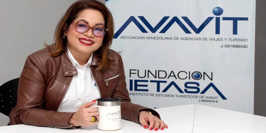 Avavit confirma rutas activas a Panamá, México y Rusia: «Espacio aéreo venezolano no está cerrado» "Pienso que probablemente la temporada decembrina que está por llegar se va a activar en cualquier momento y vamos a tener una movilización interesante en cuanto a turismo nacional, esperamos que sí", declaró a este portal Vicky Herrera, presidenta de Avavit