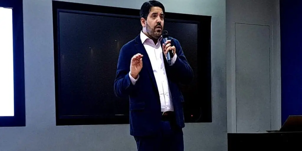 Asdrúbal Oliveros: «Ignorar el mercado paralelo limita impacto de la política cambiaria en Venezuela»
