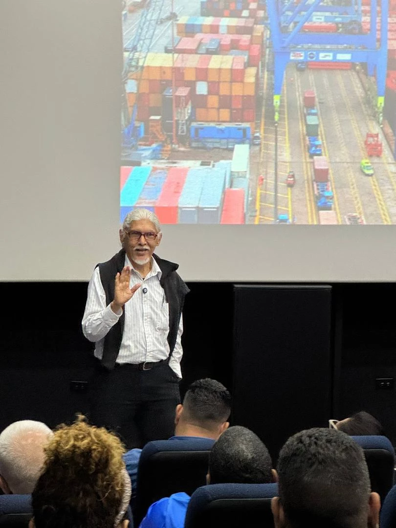 La Guaira debatió desafíos legales, ambientales y urbanísticos de la Zona Económica Especial