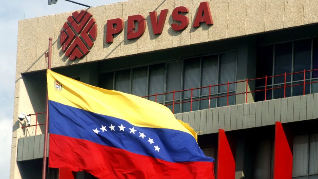 Venezuela alcanza producción de 1.200.000 barriles de petróleo diarios “Estamos seguros que podremos decir hemos llegado a la cifra 1.400.000 barriles de petróleo” al cierre de 2026, informó la presidenta encargada